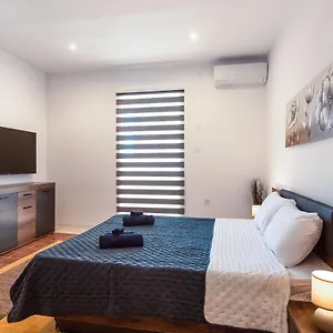 https://valletta-collection-san-pawl-apartment.hotelssaintjulians.com