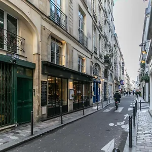 https://splendide-appart-2p-saint-michel-centre.fr-paris.fr